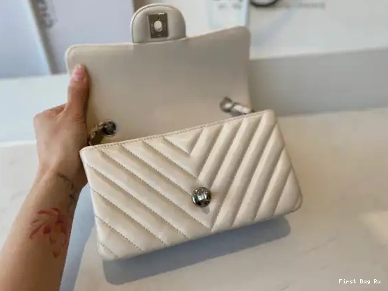 Firstbag Ru CHANEL 20CM BAG LAMBSKIN FLAP 0605